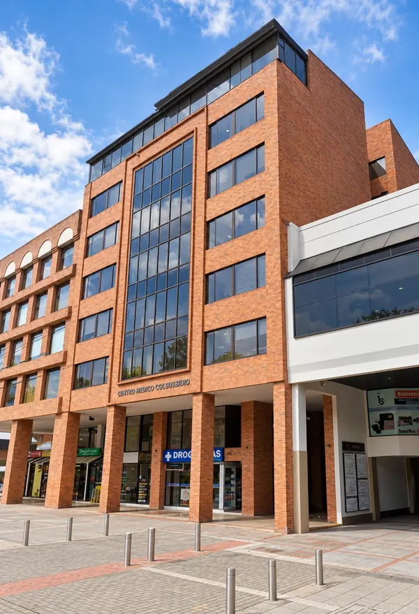Edificio Unidad Médica Guadalimar, Av. 15 # 118-41, Bogotá